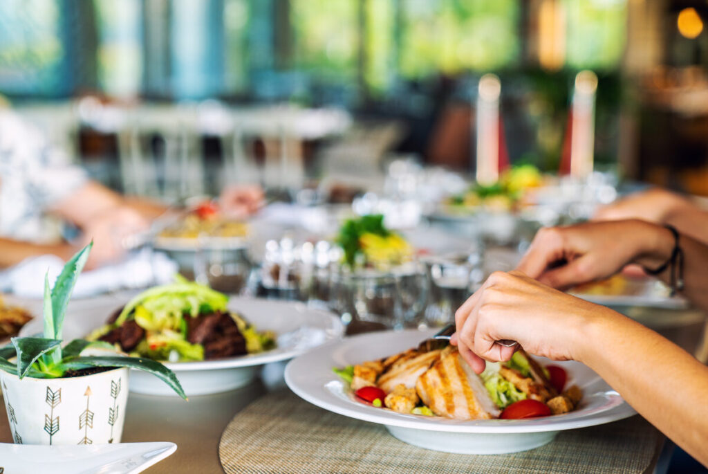 A Food Lover’s Tour: Discovering the Best Eats in Drakesborough, Bowling Green